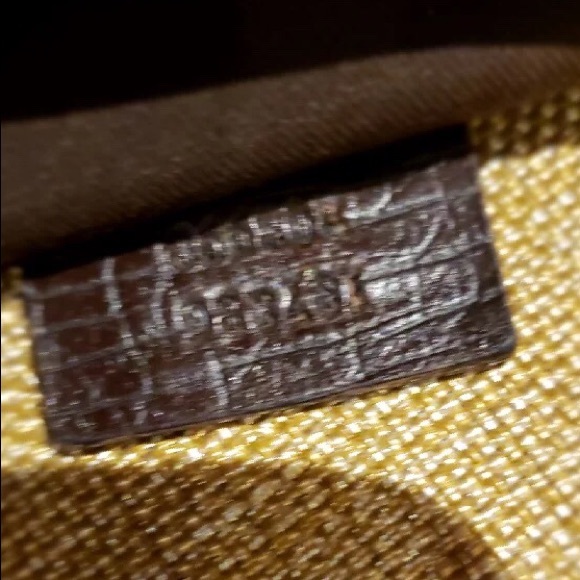 Gucci bag 💯 present Authentic - Picture 3 of 8